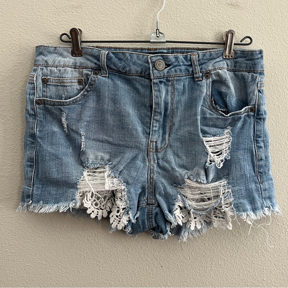 Aeropostale High Waisted Shorty, Distressed w/ Lace, Size 8, EUC